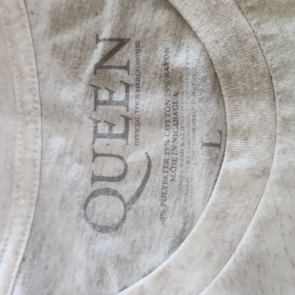 Queen tour tshirt in Large - Picture 5 of 5